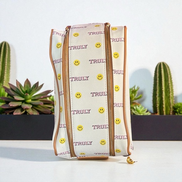 TRULY Handbags - Truly Signature Vanity Case Smiley Face Double zipper and handle
